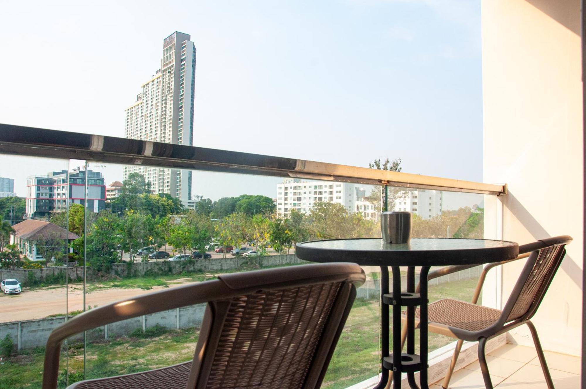 Ht9 Hotel Jomtien Beach Εξωτερικό φωτογραφία